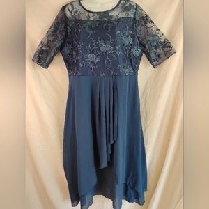 Chic Navy Blue Floral Lace Midi Dress